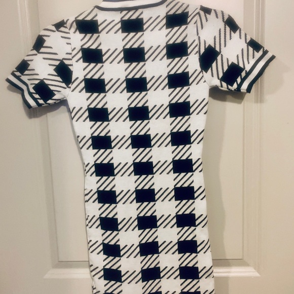 Short-Sleeved Mini Dress - Picture 3 of 4